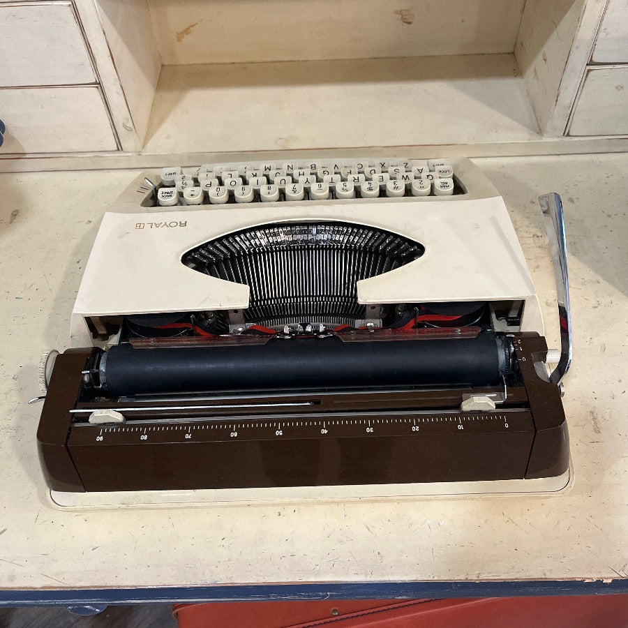 Royal Eldorado Typewriter (working)