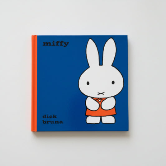 Book cover of 'miffy' by Dick Bruna with a cartoon rabbit character on a blue background.