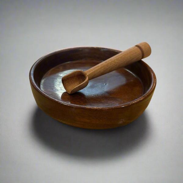 Salt dish w/ scoop