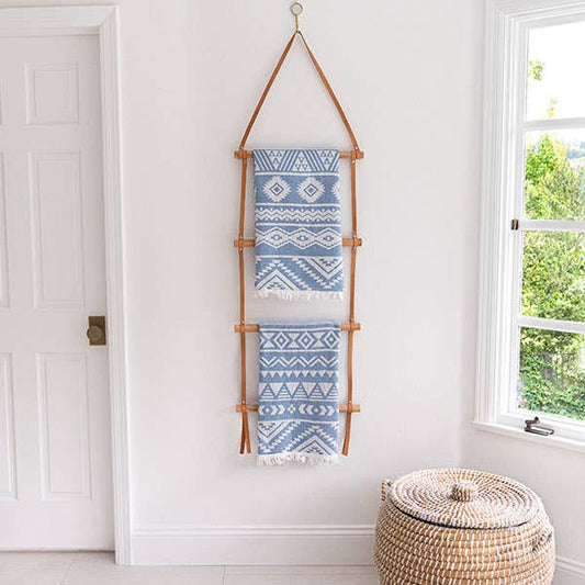 hanging ladder with blankets